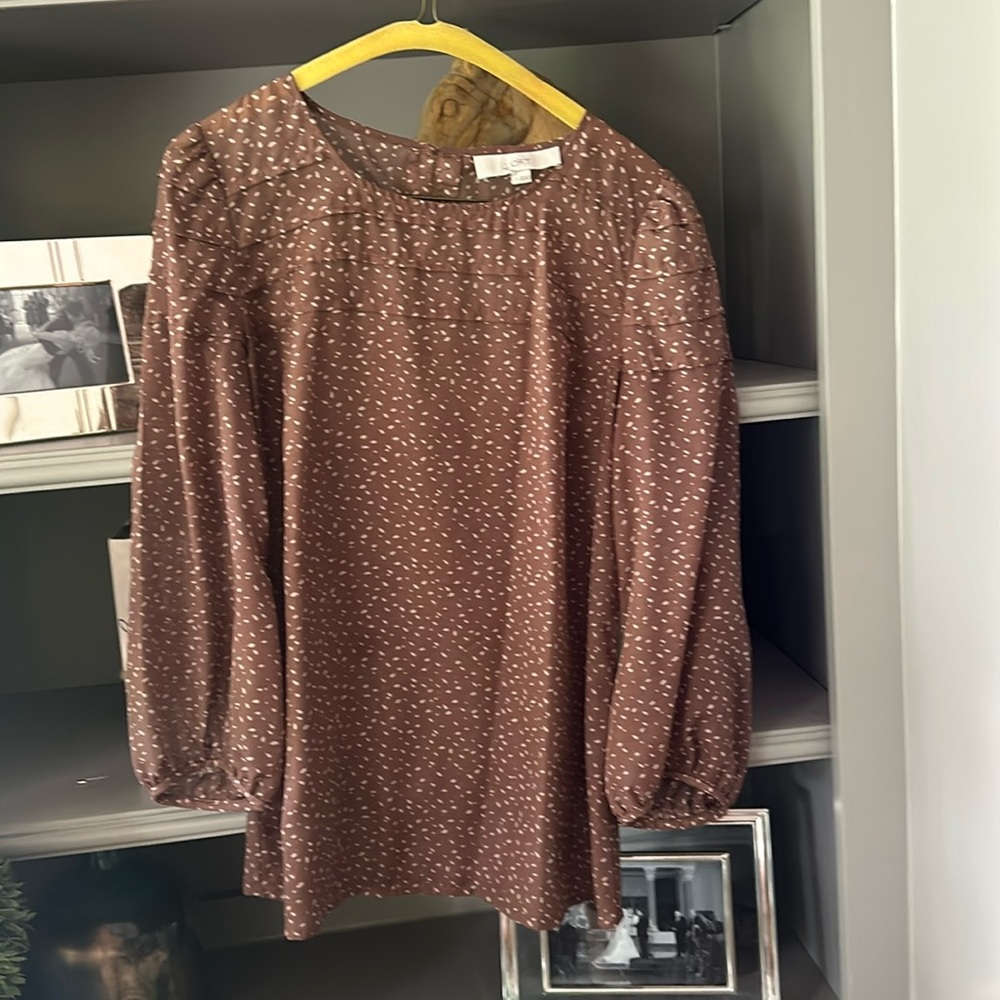 LOFT 3/4 Sleeve Lightweight Caramel Brown Patterned Top with Pleating Detail-EUC